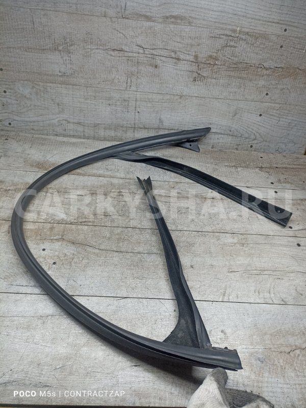 Уплотнительная резинка боковой двери Alfa Romeo 159 I (2005—2011) Alfa Romeo 159 оригинальный номер 60688125