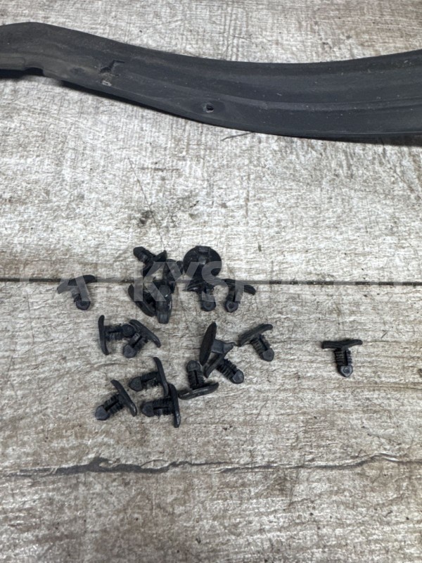 Уплотнитель капота Mazda 3 BL 2009-2013 Mazda 2 оригинальный номер 68cpv01