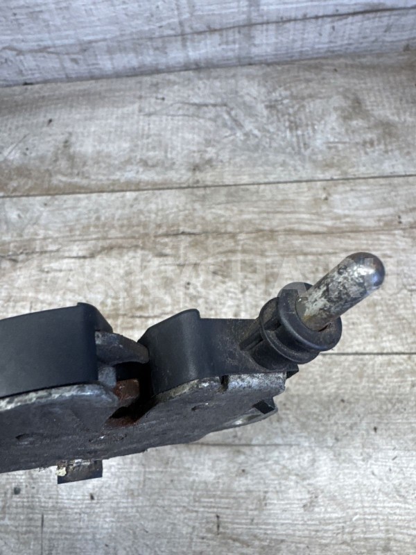 Замок капота ford focus 2/kuga/s-max Ford Kuga оригинальный номер 3m5116700bc