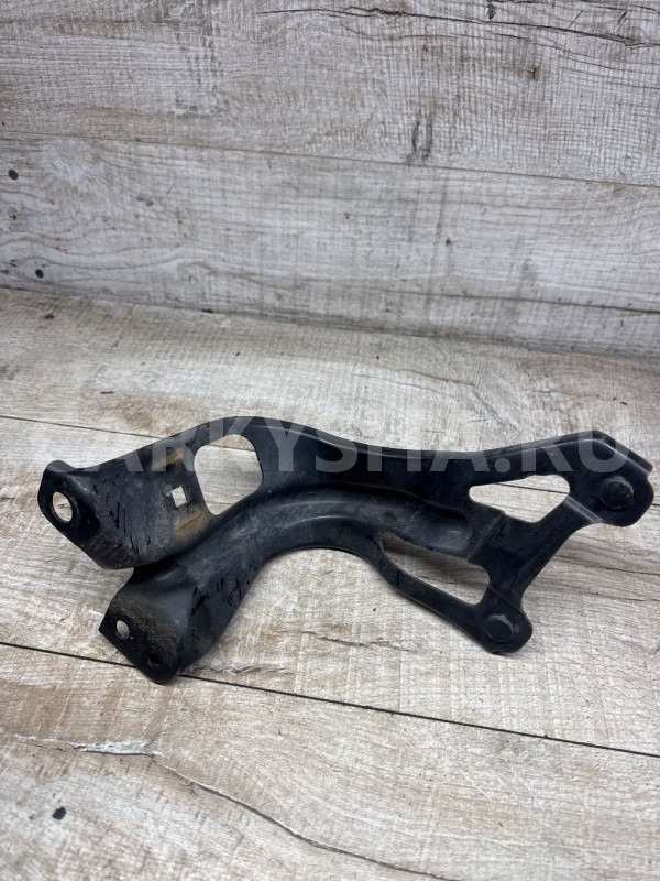 Крепление радиатора акпп левый Suzuki Kizashi Suzuki Kizashi оригинальный номер 2493357L10