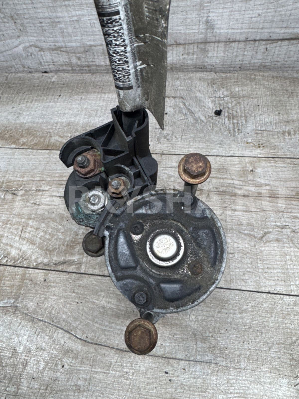 Стартер Ford Focus 2 1.6 bosch Ford Focus оригинальный номер 2s6u11000cc