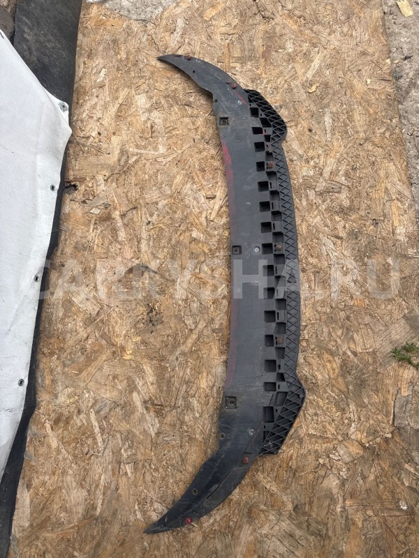 Пыльник переднего бампера Audi A3 8P рестайлинг Audi 200 оригинальный номер 8p0807233