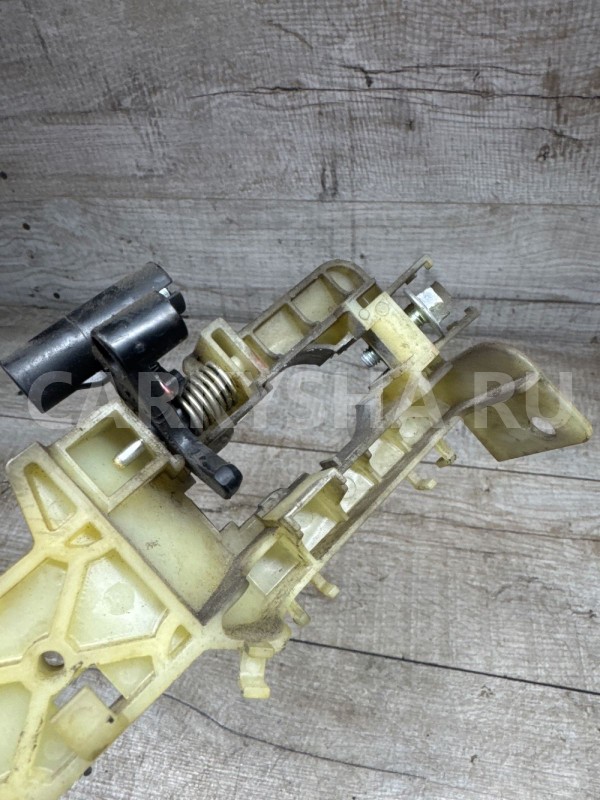 Кронштейн перед прав ручки Ssang Yong Actyon NEW Ssang Yong Actyon оригинальный номер 7245234000