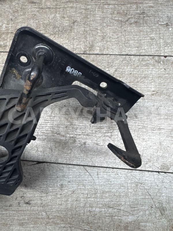 audi a3 8p замок капота 2009 Audi 200 оригинальный номер 8p0823480a