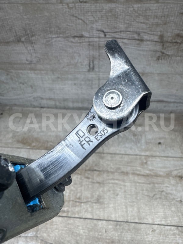 Ограничитель двери передней Nissan Qashqai I рестайлинг (2010—2013) Nissan Qashqai оригинальный номер 1368