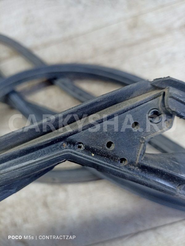 Уплотнительная резинка боковой двери SsangYong Actyon II (2010—2013) Ssang Yong Actyon оригинальный номер 7214034002