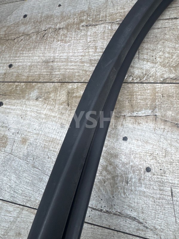Уплотнители стекол дверей Nissan Qashqai (J10) FR Nissan Qashqai оригинальный номер 80330jd000