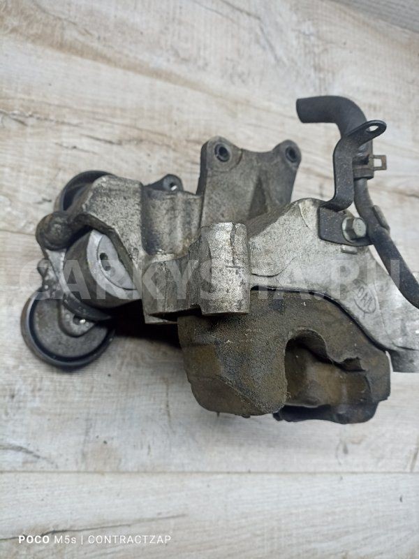 Кронштейн генератора Hyundai Santa Fe II (2005—2010) Hyundai Santa Fe оригинальный номер 2528127400