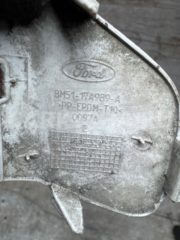 Заглушка бампера, буксировочного крюка FOCUS 3 Ford Focus оригинальный номер Bm5117a989a