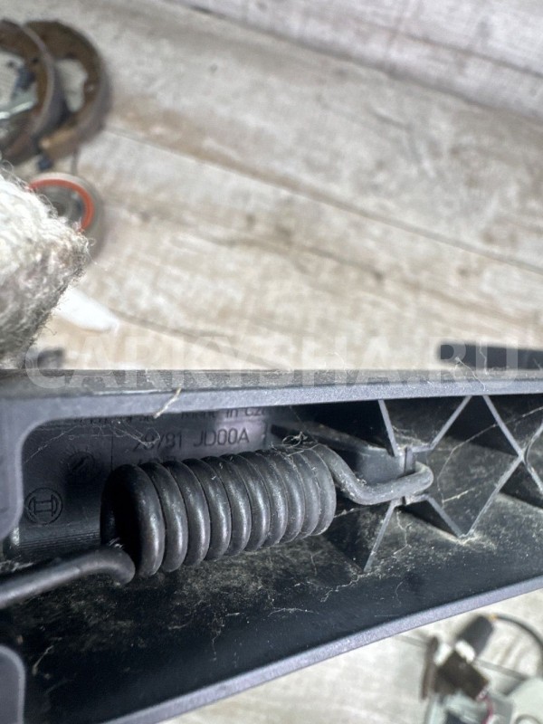 Поводок заднего двери багажника Nissan Qashqai J10 Nissan Qashqai оригинальный номер 28781jd00a