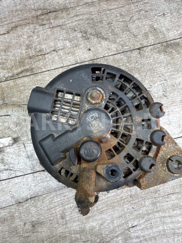 Генератор на Opel Astra J 1.7 дизель Opel Astra оригинальный номер 13579675