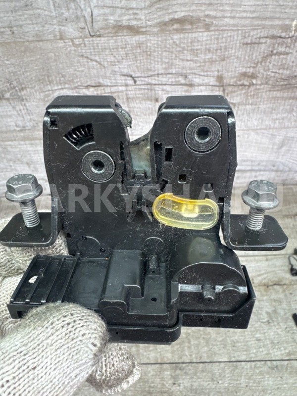 Замок двери багажника Nissan Qashqai J10. Nissan Qashqai оригинальный номер 90502ey10a