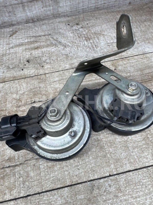 Сигнал звуковой Ford C-MAX 2 с фишкой Ford C-MAX оригинальный номер 1758589