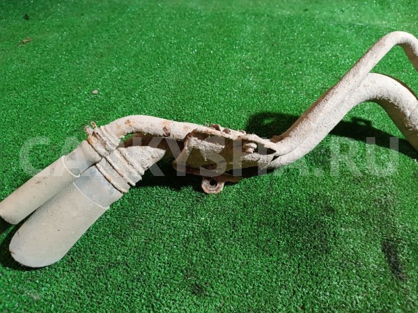 Горловина топливного бака Mitsubishi i оригинальный номер MR503893