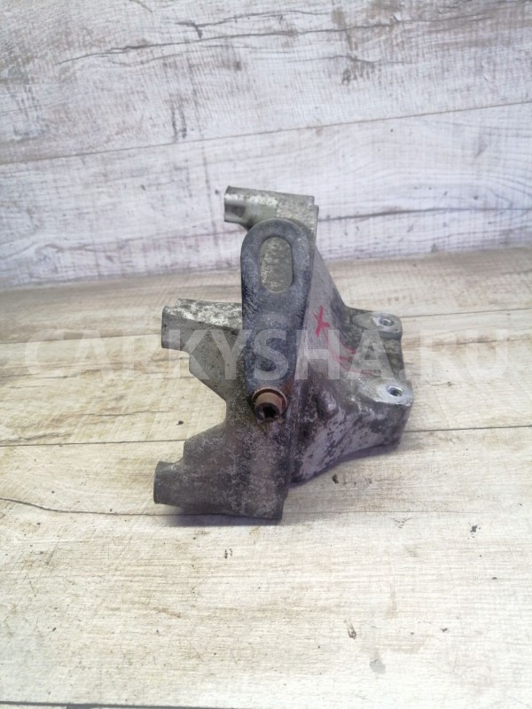 Кронштейн опоры двигателя Opel z13 dtj Opel Meriva оригинальный номер 55194807