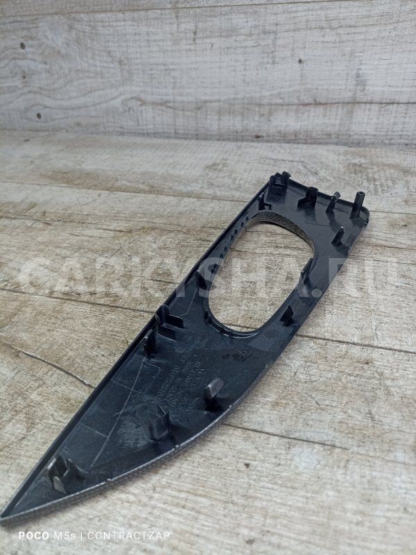 Накладка внутренней ручки двери Nissan X-Trail III (2013—2019) Nissan X-Trail оригинальный номер 826824cl0a