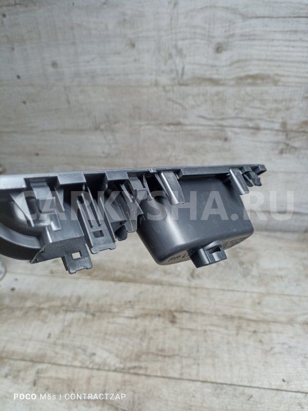 Накладка кнопок стеклоподъемника Nissan X-Trail III (2013—2019) Nissan X-Trail оригинальный номер 829614ce0a