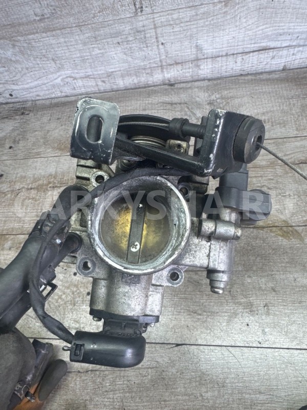 Заслонка дроссельная механическая Kia Hyundai 1.6 Kia Carens оригинальный номер 351002b020