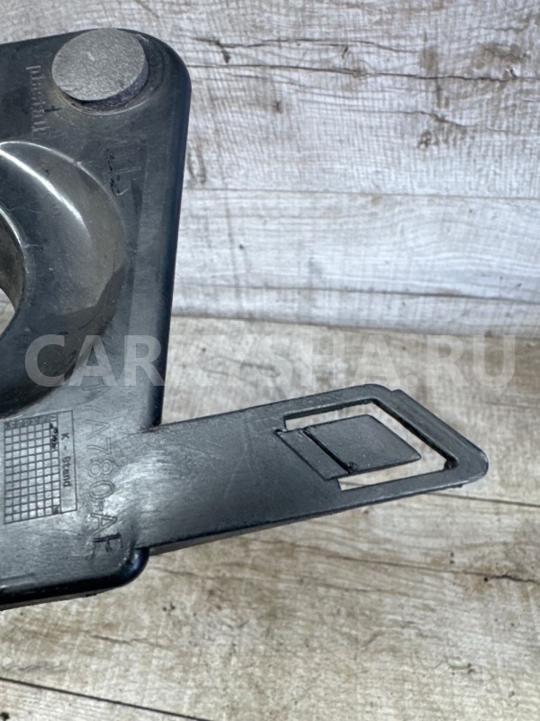 Кронштейн птф Ford Kuga 1 правый Ford Kuga оригинальный номер 8v4117a780af