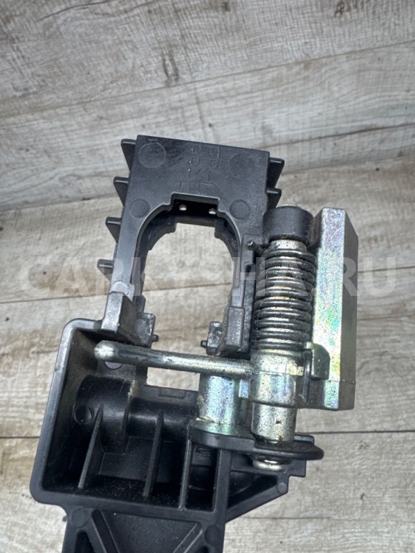 Кронштейн ручки двери Nissan Qashqai I рестайлинг (2010—2013) Nissan Qashqai оригинальный номер 80611je20a