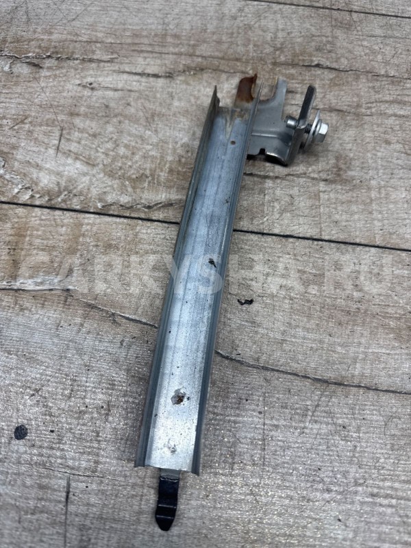 Направляющая стекла двери Nissan Qashqai I (2006—2010) Nissan Qashqai оригинальный номер 456244