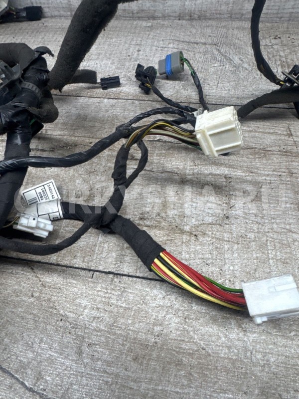 Проводка двери передняя левая  Actyon new с 2013 Ssang Yong Actyon оригинальный номер 8270734080