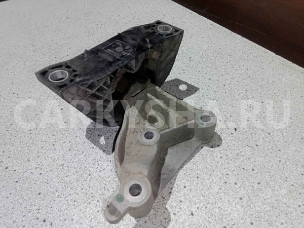 Опора двигателя Renault Logan II (2012—2018) Renault 12 оригинальный номер 112106577r