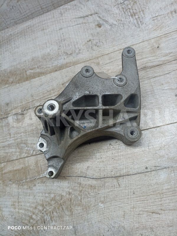 Кронштейн гидроусилителя руля Mitsubishi Outlander II (2005—2009) Mitsubishi i оригинальный номер 04891593aa