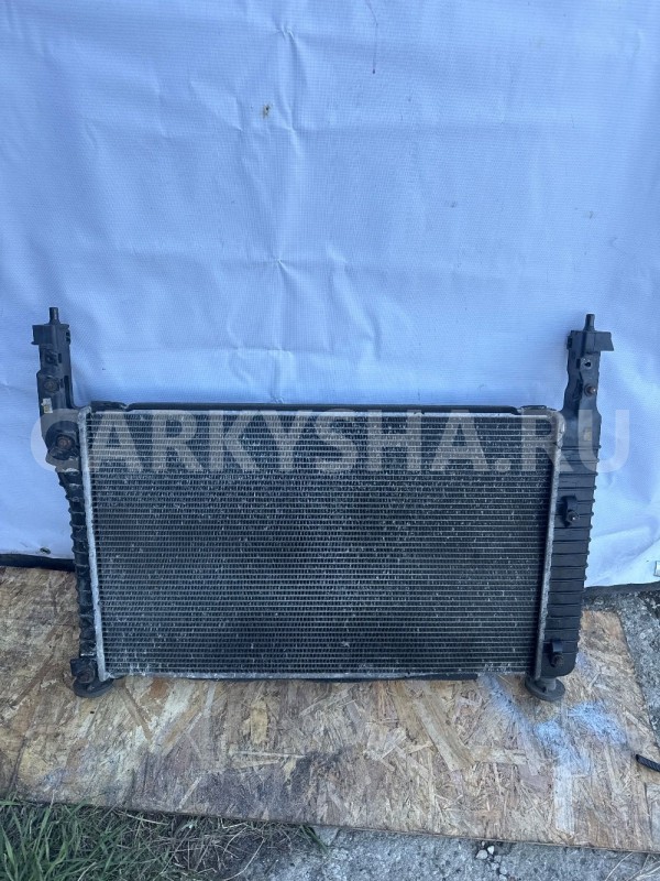 Радиатор охлаждения двигателя Captiva  МКПП 2.0dt Opel Antara оригинальный номер 622127