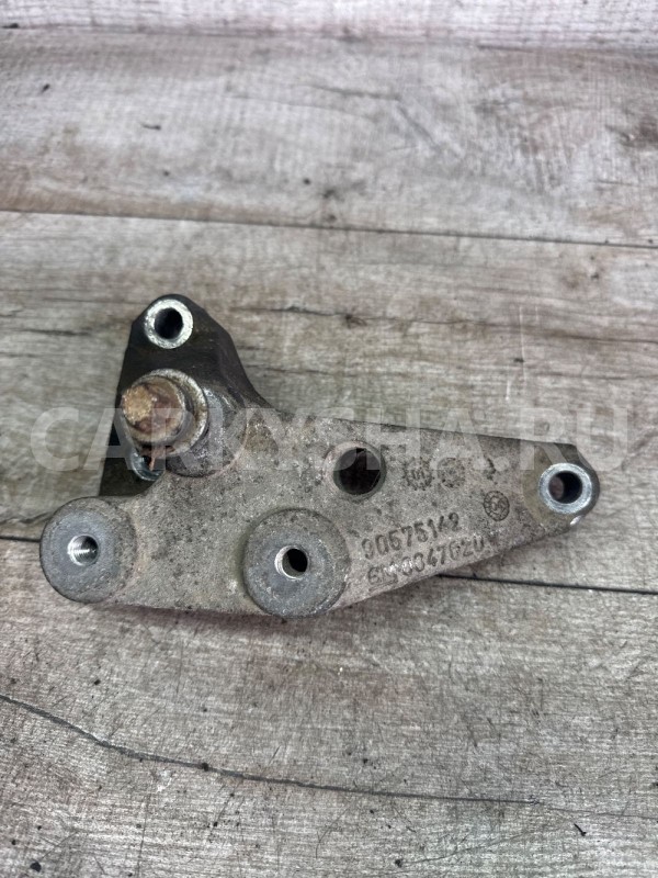 Кронштейн мкпп Opel Astra H Opel Astra оригинальный номер 90575142