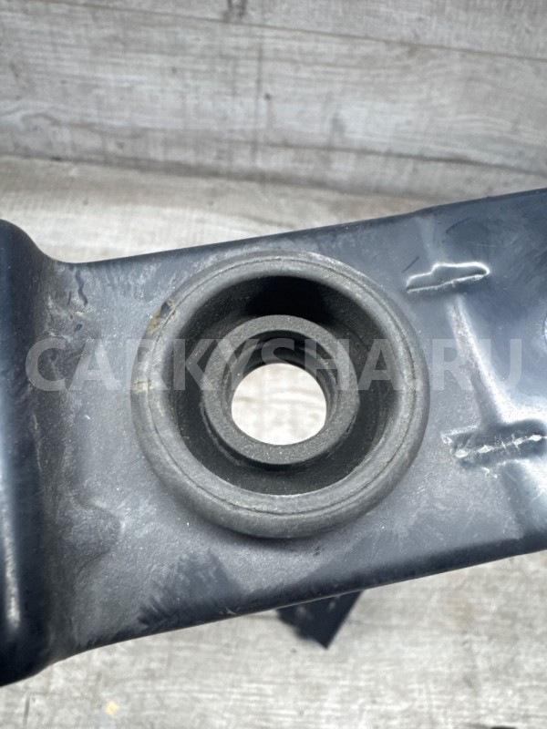 Кронштейн радиатора верхний Suzuki Kizashi Suzuki Kizashi оригинальный номер 17861-57L00