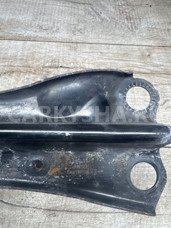 Пластина крепления радиатора правая Audi a3 8p Audi 200 оригинальный номер 8p0805202a