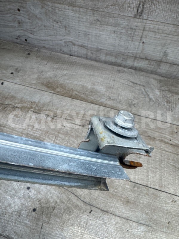 Направляющая стекла двери Nissan Qashqai I (2006—2010) Nissan Qashqai оригинальный номер 45633