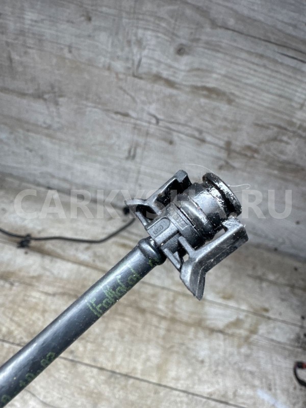 Ford Focus 3 Патрубок системы охлаждения Ford Focus оригинальный номер Cv618c012vf