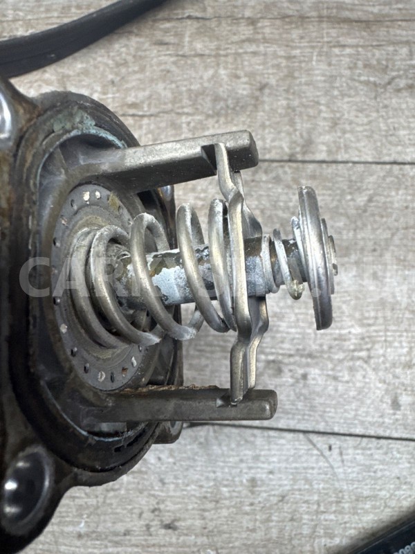 Термостат Z16XER / Z18XER крышка термостата Opel Opel Astra оригинальный номер 24405922