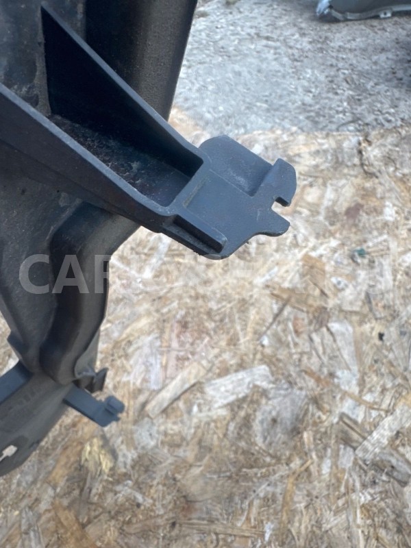 Пыльник радиатора Opel Insignia I Дефлектор правый Opel Insignia оригинальный номер 23447531