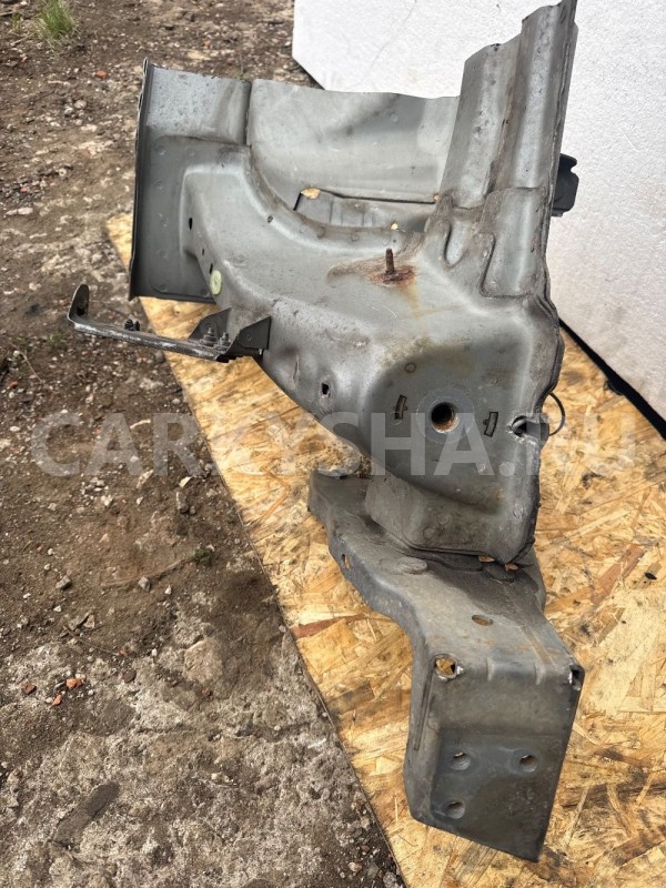 Конец лонжерона Land Rover Freelander (L359) II Land Rover Freelander оригинальный номер LR000004