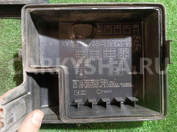 Блок предохранителей подкапотный Mitsubishi Lancer оригинальный номер MR502421